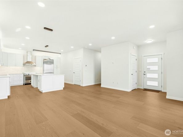 3015 SW Harbor Lane, Seattle WA 98126