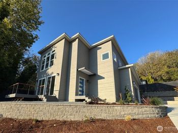 3015 SW Harbor Lane