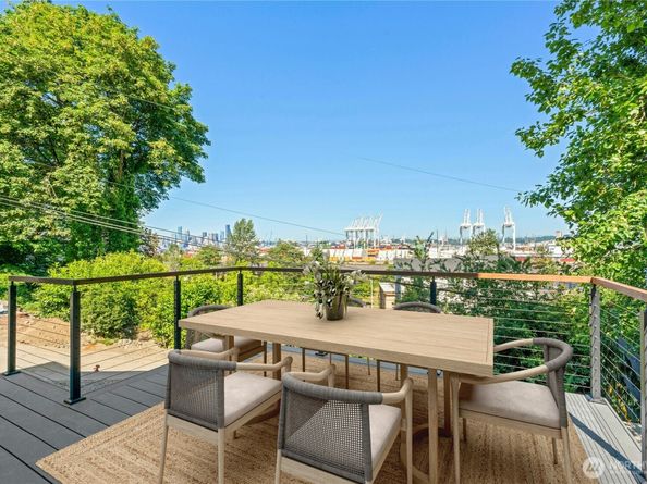 3015 SW Harbor Lane, Seattle WA 98126