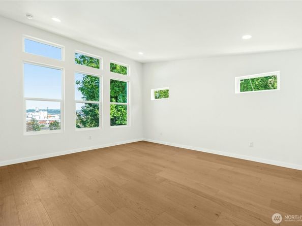 3015 SW Harbor Lane, Seattle WA 98126