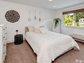 5829 112th Place NE, Kirkland WA 98033