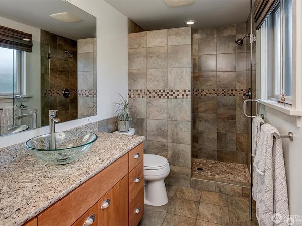 5829 112th Place NE, Kirkland WA 98033