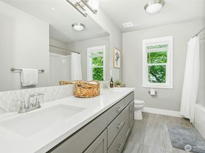 7223 NE 118th Court, Kirkland WA 98034