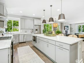 7223 NE 118th Court, Kirkland WA 98034