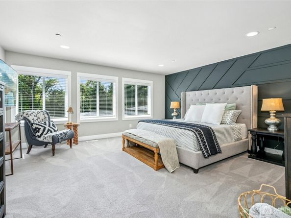 7223 NE 118th Court, Kirkland WA 98034