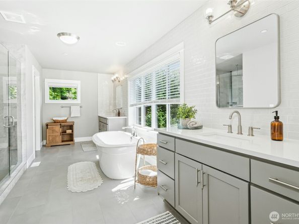 7223 NE 118th Court, Kirkland WA 98034