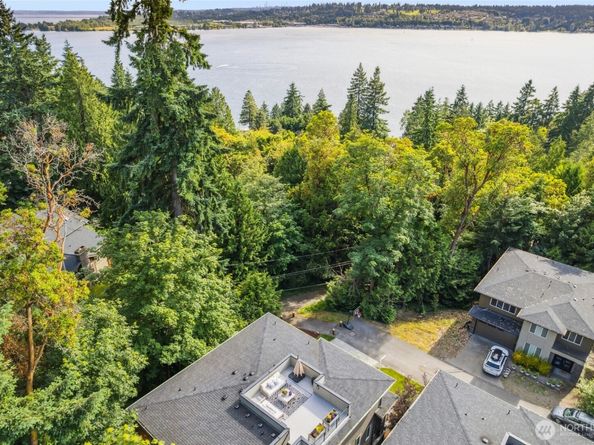 7223 NE 118th Court, Kirkland WA 98034