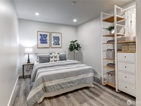 15732 NE 70th Court, Redmond WA 98052