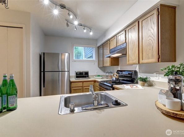 15732 NE 70th Court, Redmond WA 98052