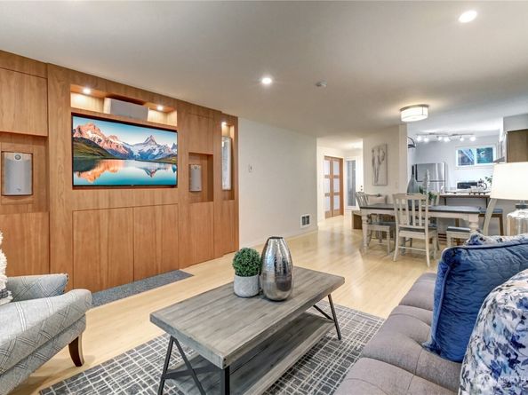 15732 NE 70th Court, Redmond WA 98052