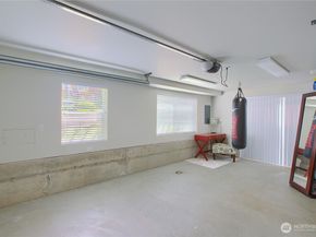 2067 Gilman Drive W, Seattle WA 98119