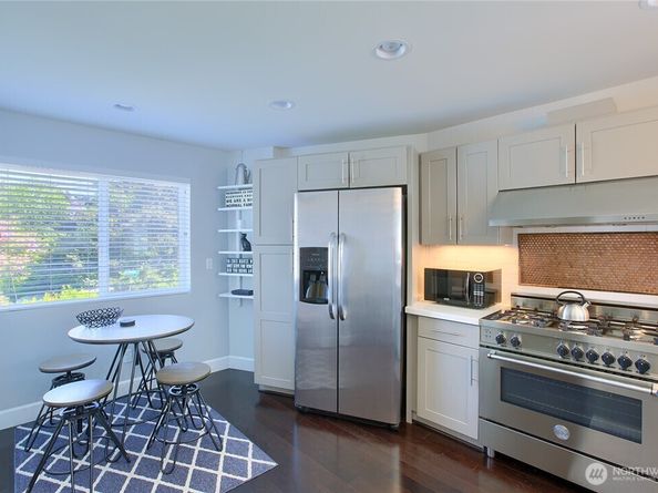 2067 Gilman Drive W, Seattle WA 98119