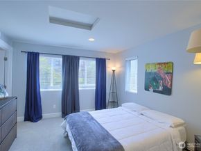2067 Gilman Drive W, Seattle WA 98119