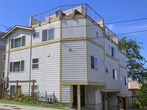 2067 Gilman Drive W, Seattle WA 98119