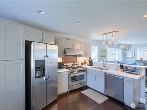 2067 Gilman Drive W, Seattle WA 98119