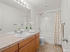 2819 SW 208 Place, Lynnwood WA 98036