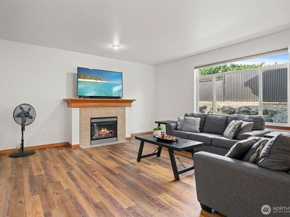 2819 SW 208 Place, Lynnwood WA 98036