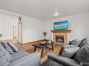2819 SW 208 Place, Lynnwood WA 98036