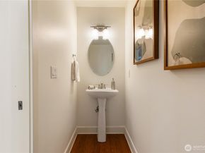 2674 SW Sylvan Heights Dr, Seattle WA 98106