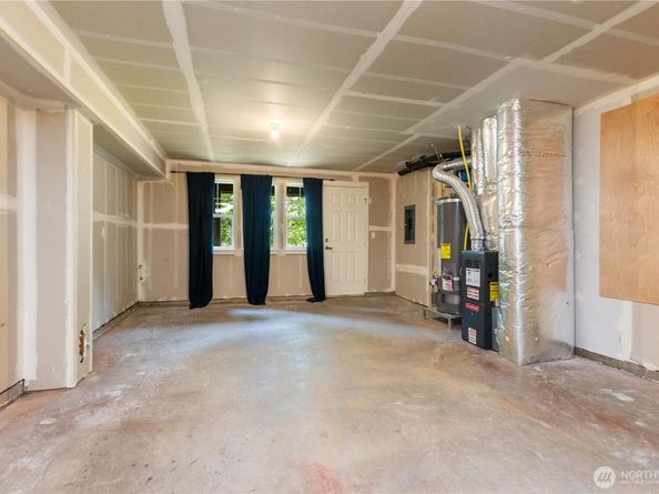 2674 SW Sylvan Heights Dr, Seattle WA 98106