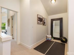 2674 SW Sylvan Heights Dr, Seattle WA 98106
