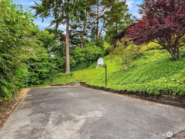 19212 94th Avenue W, Edmonds WA 98020