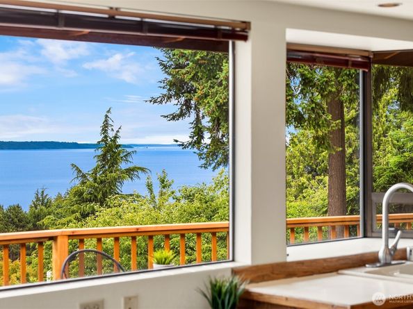19212 94th Avenue W, Edmonds WA 98020