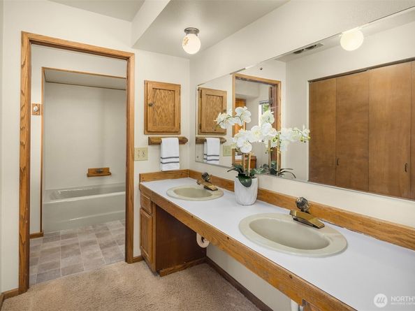 19212 94th Avenue W, Edmonds WA 98020