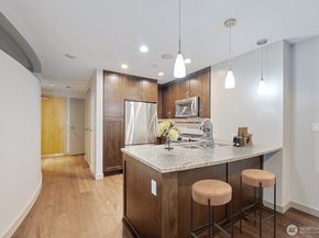 10610 NE 9th Place C4210, Bellevue WA 98004