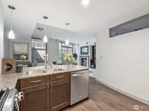 10610 NE 9th Place C4210, Bellevue WA 98004