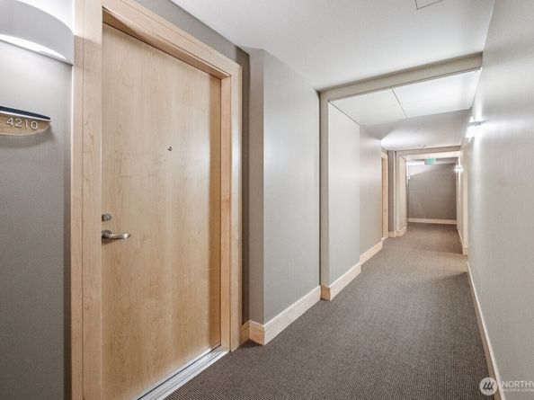 10610 NE 9th Place C4210, Bellevue WA 98004