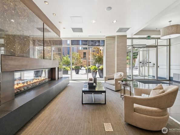 10610 NE 9th Place C4210, Bellevue WA 98004