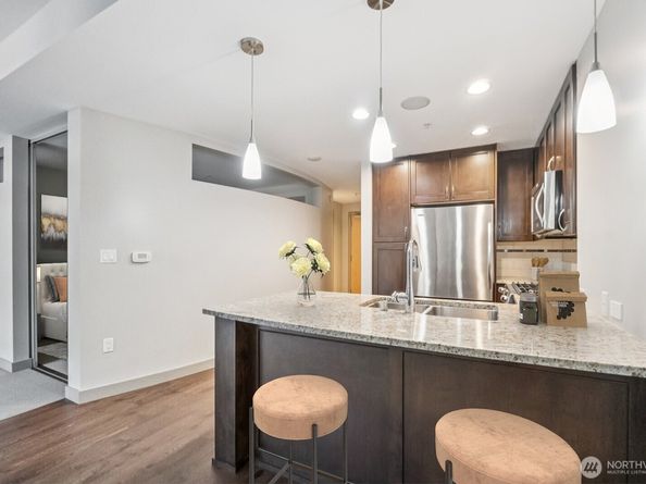 10610 NE 9th Place C4210, Bellevue WA 98004