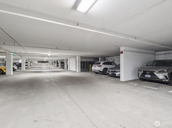 10610 NE 9th Place C4210, Bellevue WA 98004
