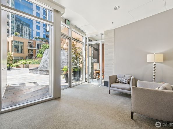 10610 NE 9th Place C4210, Bellevue WA 98004
