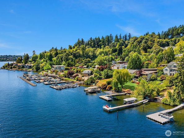 8260 Avalon Drive, Mercer Island WA 98040