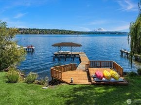 8260 Avalon Drive, Mercer Island WA 98040