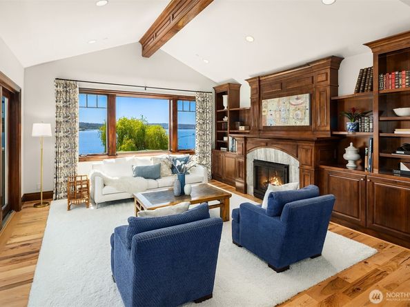 8260 Avalon Drive, Mercer Island WA 98040