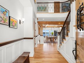 8260 Avalon Drive, Mercer Island WA 98040