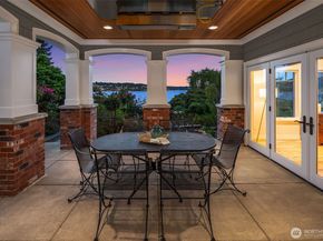 8260 Avalon Drive, Mercer Island WA 98040