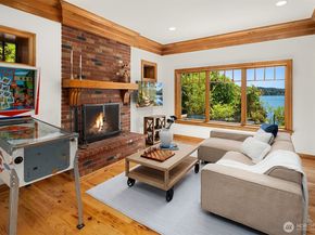 8260 Avalon Drive, Mercer Island WA 98040