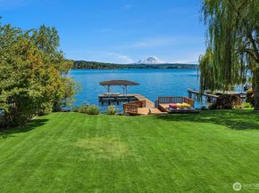 8260 Avalon Drive, Mercer Island WA 98040
