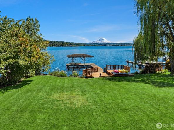 8260 Avalon Drive, Mercer Island WA 98040