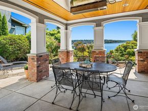8260 Avalon Drive, Mercer Island WA 98040