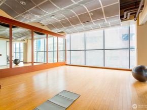 737 Olive Way 2703, Seattle WA 98101