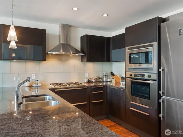 737 Olive Way 2703, Seattle WA 98101
