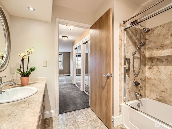 4105 Providence Point Drive SE, Issaquah WA 98029