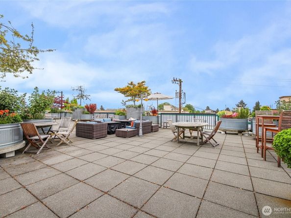2331 42nd Avenue SW 403, Seattle WA 98116