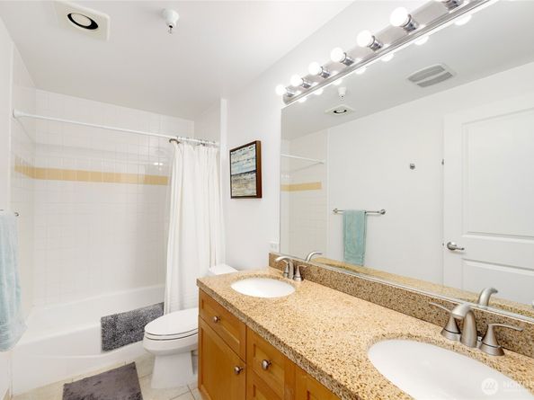 2331 42nd Avenue SW 403, Seattle WA 98116