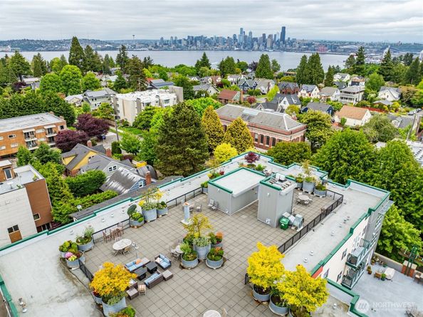 2331 42nd Avenue SW 403, Seattle WA 98116